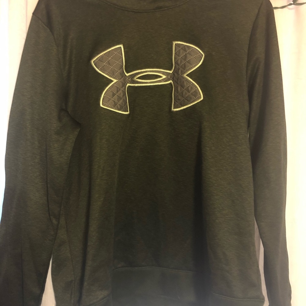 Under Armour Hoodie🏁